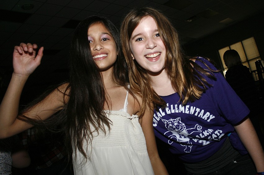 Simmy Setzer and Julia Lopes were ready to party.