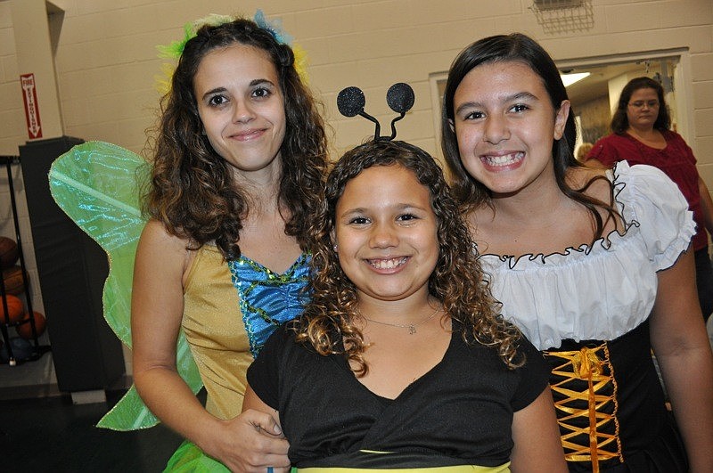 Heather Caso dressed up with her daughter Izabella Sellmer and friend Lilly Heredia.