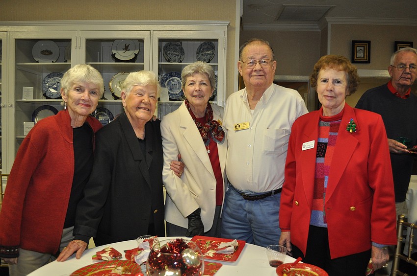 Merrill Kaegi, Joann Lowe, Diane and Pete Esthus and Dorothy Stockbridge Pratt