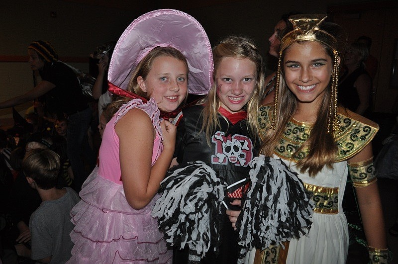 Mikayla Freck came with McNeal fourth-graders Tori Matthews and Kendyl Brahler.