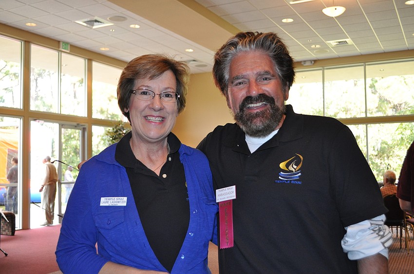Temple Sinai Co-president Laurie Lachowitzer and past president Richard Greenspan