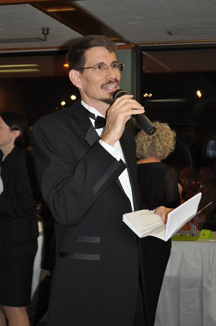 Mike Mclaughlin of Selby Gardens was the MC for the evening.