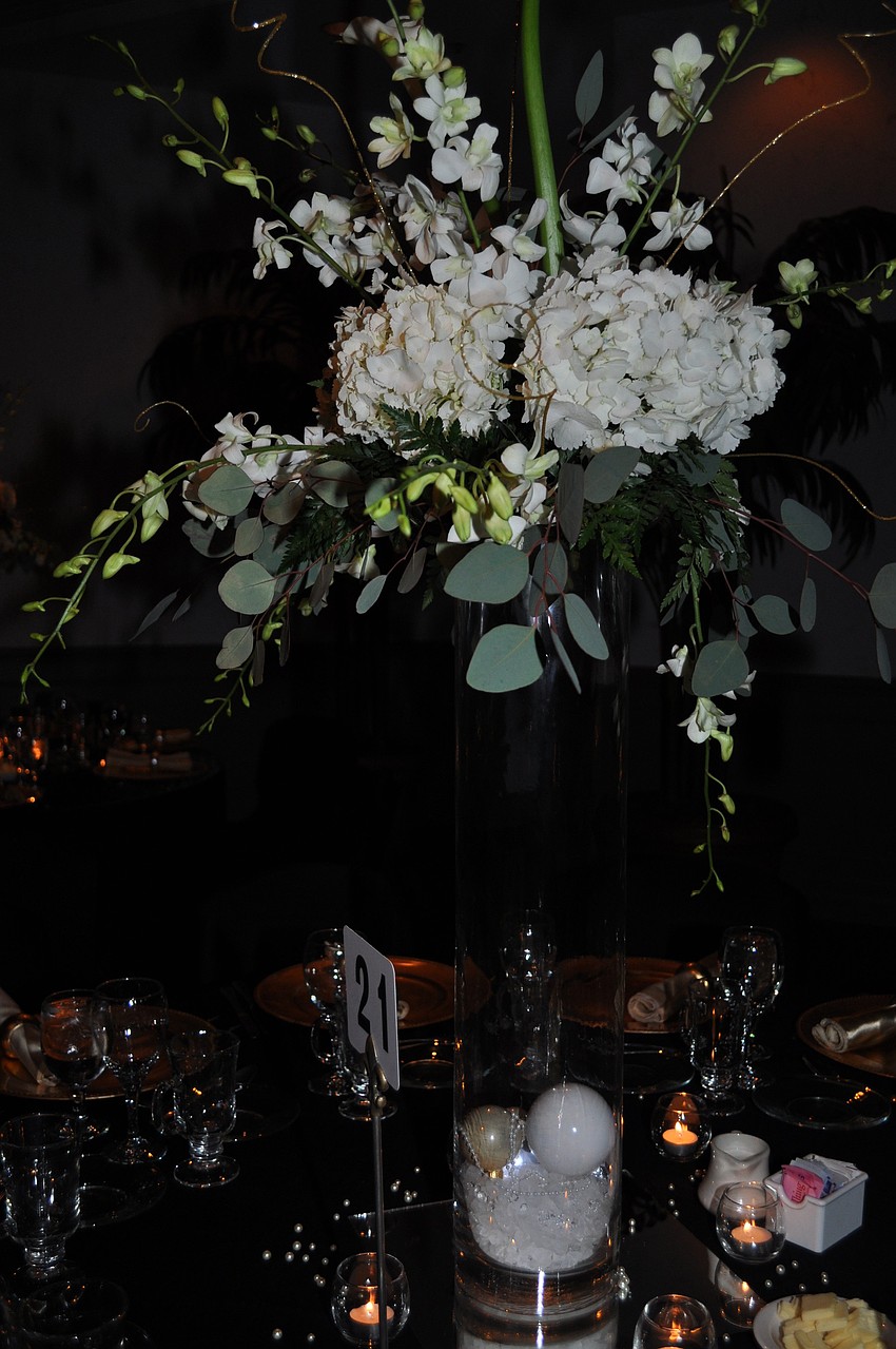 Pearly white centerpiece