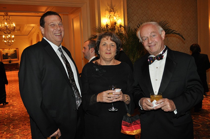 Scott Rosenhaus with Susan and Harvey Gleeksman