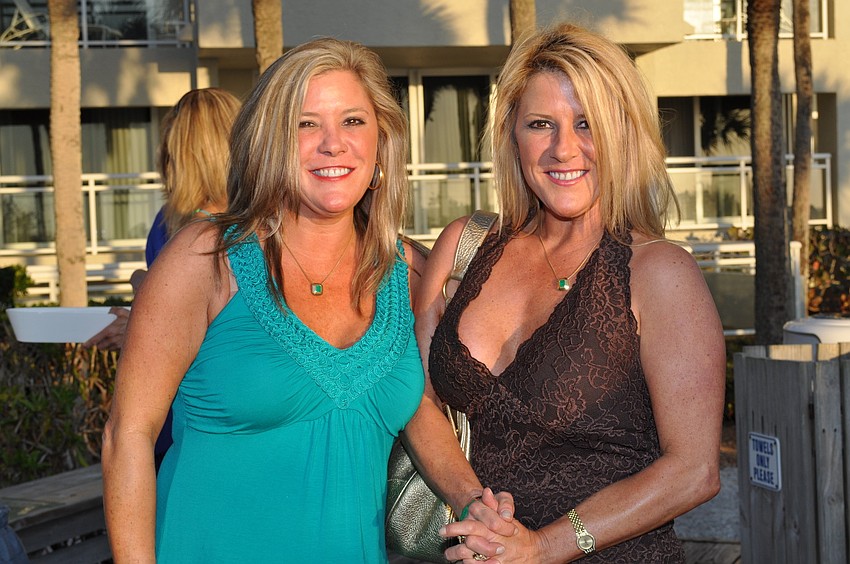 Sisters Polly and Holly Stubblefield