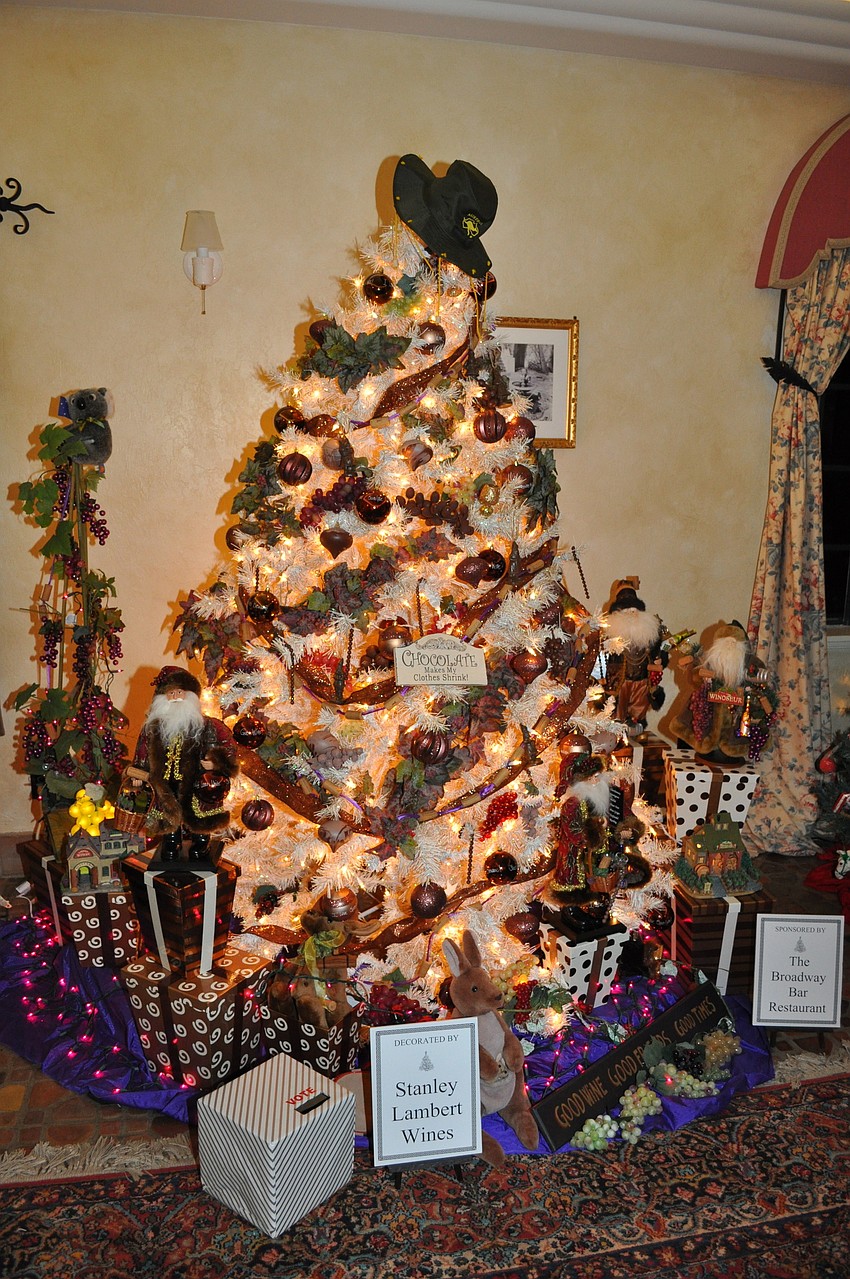 Tree decorated by Stanley Lambert Wines