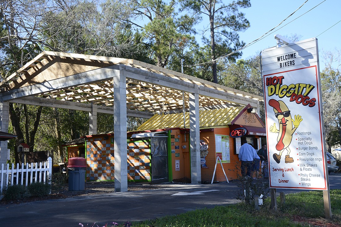 Hot Diggity Dogs adds a new pavilion to provide customers with a dry and shady seating area. Photo by Anastasia Pagello