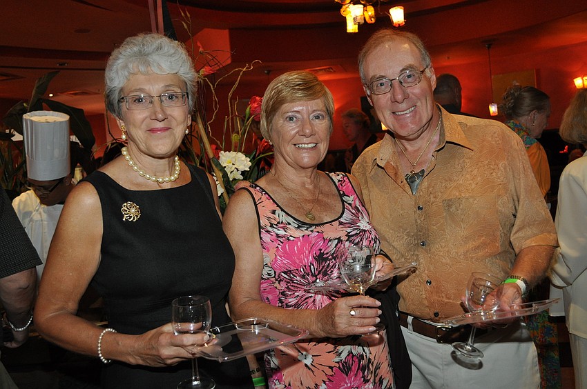 Mary Ann Deacon with Anne and Tony Murfin