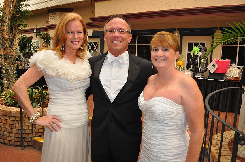 Co-chairs Terri Klauber and Jim and Bingo Wilson