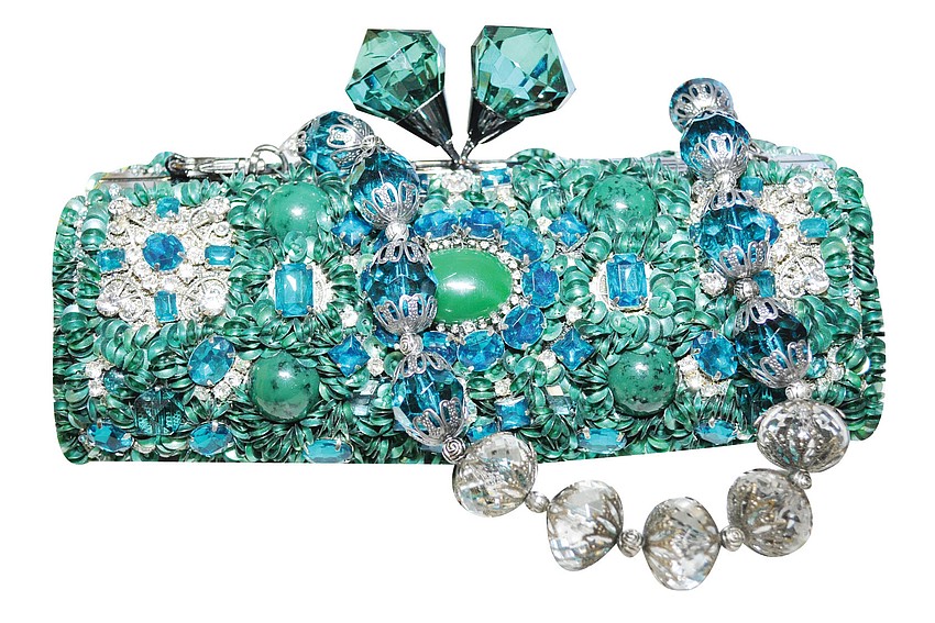 MARY FRANCES HANDBAG 
