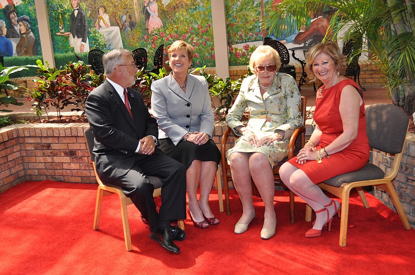 Dr. Mike Michalson, Margaret Callihan, Ulla Searing adn Renee Hamad