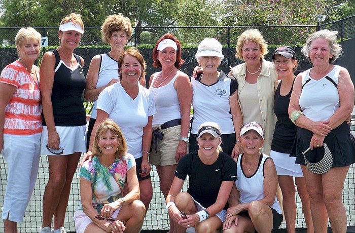 The team includes Captain Joan Kelly, Kenda Smith, Betty Aden, Nancy Kane, Donna Tighe, Bonnie Geyman, Marilyn Chayka, Fanny Younger, Margery Blacklow, Bonnie Marcuson, Kathy Powers, Marsha Thomson, Jewell Emswiller, Marie Hunter and Sandie Joseph.