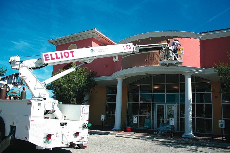 The Lakewood Ranch Good Earth location opened in September 2009.
