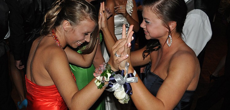 Samara Meshad and Ashtin Frank danced the night away.