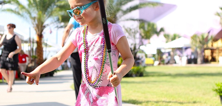 Sierra Yeomans gets ready to make a putt.