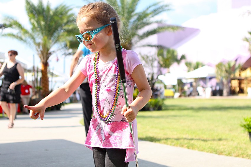 Sierra Yeomans gets ready to make a putt.