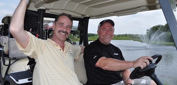 Jim Eschmann and Rick Griffin grabbed lunch before heading out on the course.