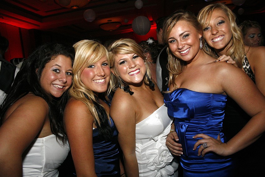 Gabby Schiliro, Eryka First, Dana Catalfomo, Hailey Osburn and Julia Zimmerman