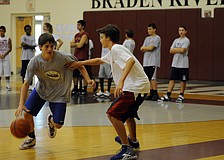 Ninth-graders Matt Muscara and Tripp Knapp played a competitive game of one-on-one.