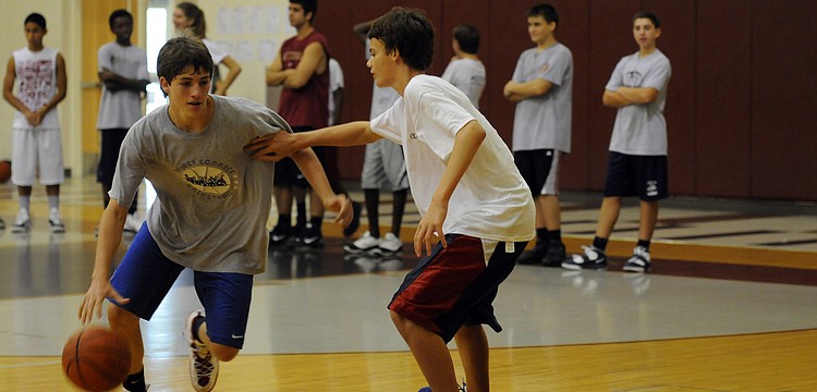 Ninth-graders Matt Muscara and Tripp Knapp played a competitive game of one-on-one.