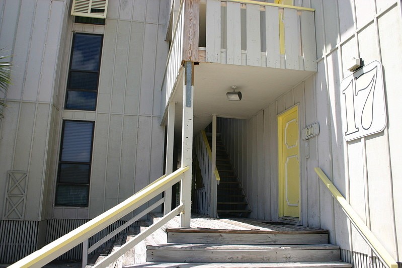 KlauberÃ¢â‚¬â„¢s penthouse living quarters, known as Unit 500, has a $1.4 million overdue loan and the Vagabond beachfront unit has a $1.8 million overdue loan.
