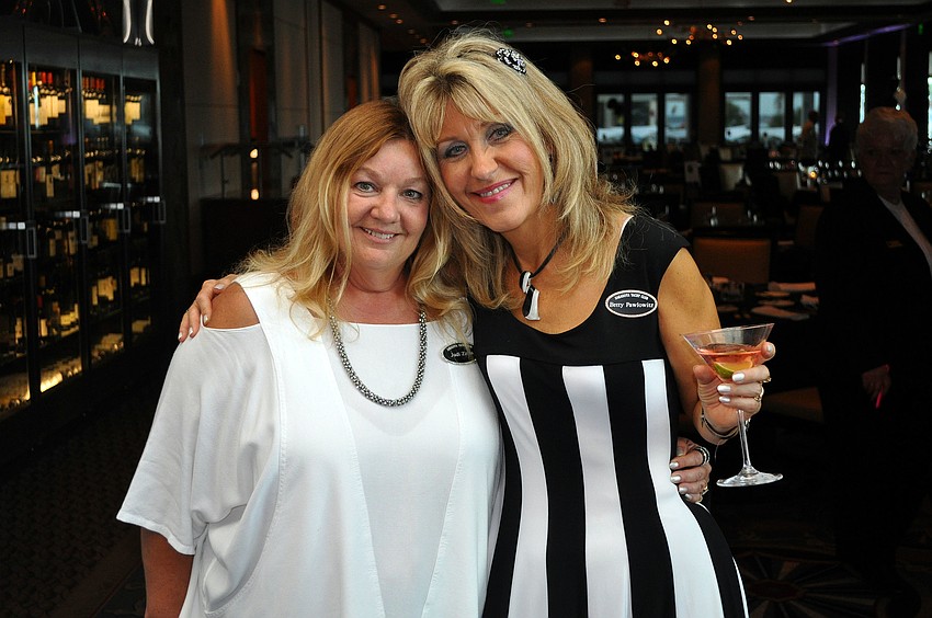 Judi Zirna and Betty Pawlowitz were the hostesses of the evening.