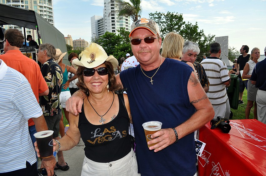 Toni Gley and Mark Harmon