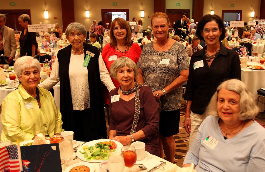 Nancy Schlossberg, Hannah Honeyman, Jaci Babi, Gail Levin, Debi Jackson, Susan Boston and Sheila Rosenthal of the Jewish Federation and National Council of Jewish Women.