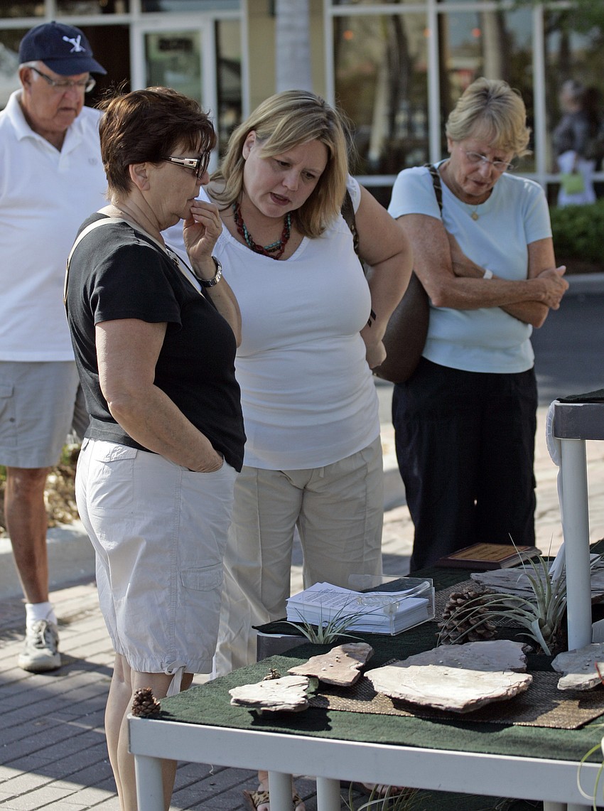 Janice Trout enjoyed spending the afternoon with her daughter Debbie Anisworth.