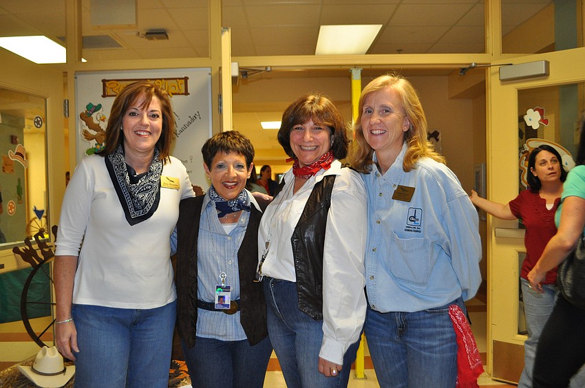 Co-president of the PTO, Jane Beattie, Tatum Ridge principal, Dr. Wendy Katz, Linda Termine and PTO co-president Carolyn Braune