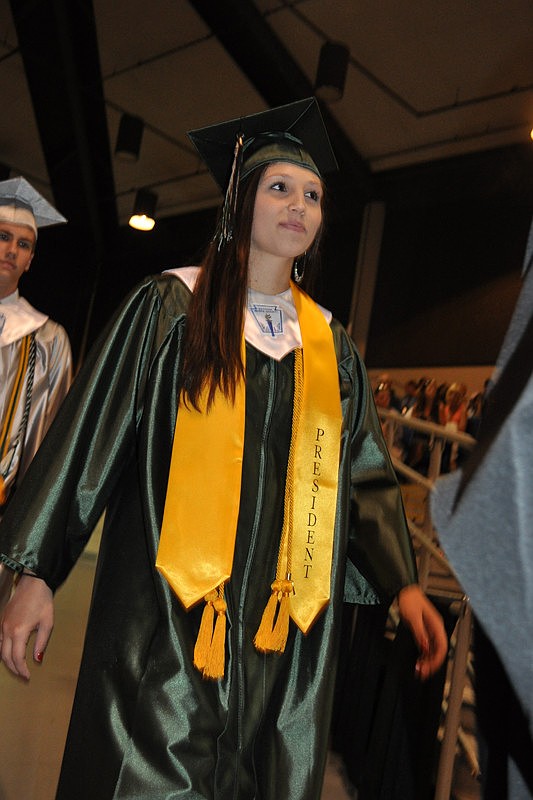 Senior Class President Brandii Lacy welcomed graduates to the ceremony.