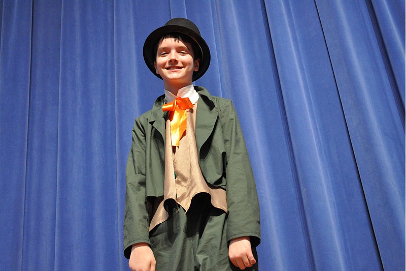 Matthew Estes played the role of the mayor of Munchkin Land.