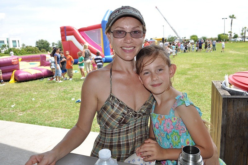 Maria Escobar enjoyed lunch with her daughter, Iris, 6.