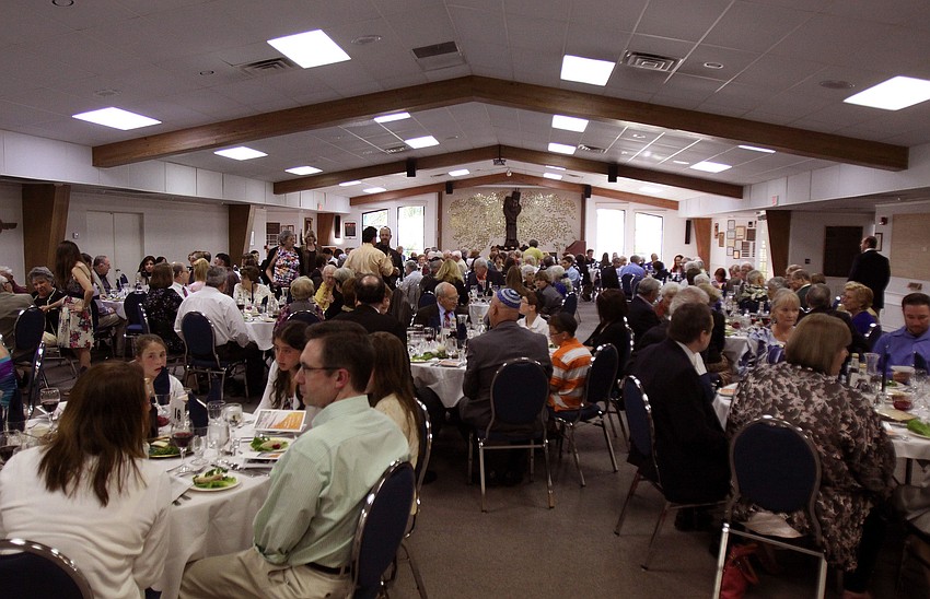 The hall at Temple Emanu-El was filled with people who were ready to enjoy the Seder dinner that awaited them on Monday, April 18 at Temple Emanu-El.