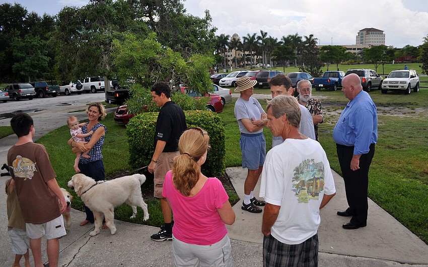 Alta Vista neighbors gathered together Thursday, July 28 for a picnic at Payne Park.