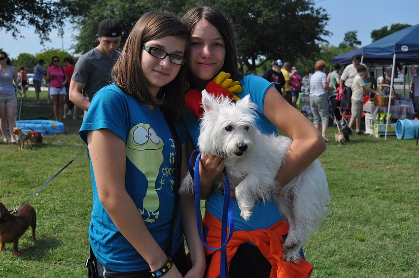 Izzy and Maggie Wallace with Snowflake