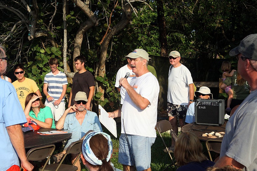 Larry Stults speaks to the over 120 volunteers who came out Saturday, August 13 for the 4th Annual Sarasota Bay Great Scallop Search.