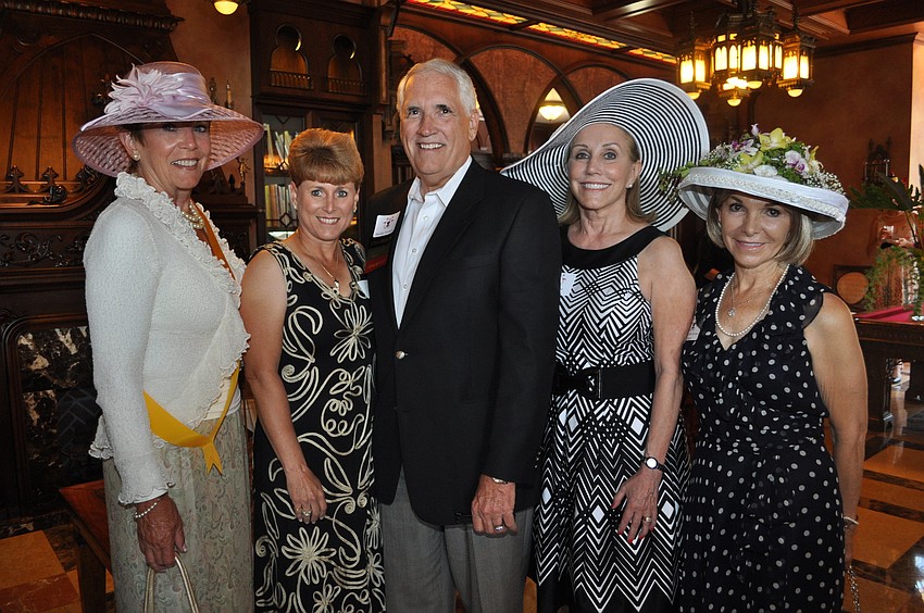 Jeanine Slater, Dorene Seider, Gentleman's Committee Chair Buddy Turman, Micheline Silverman and Nancy Blackstone