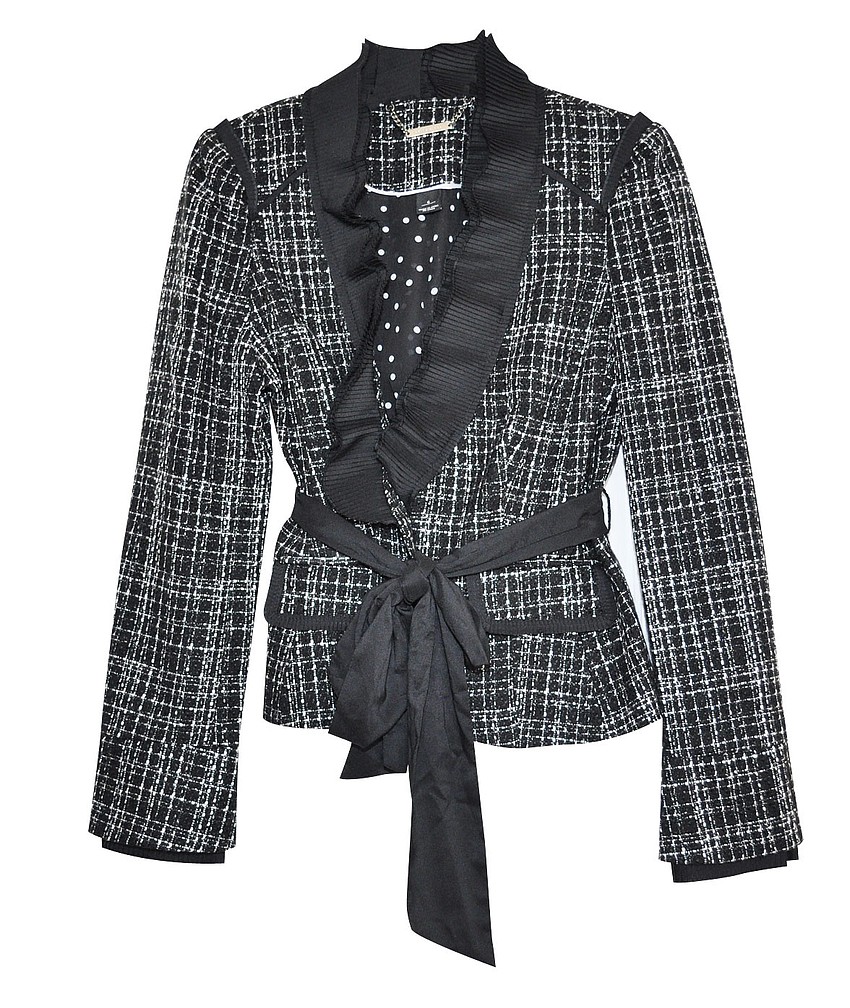 WHITE HOUSE BLACK 
MARKET SUIT 
