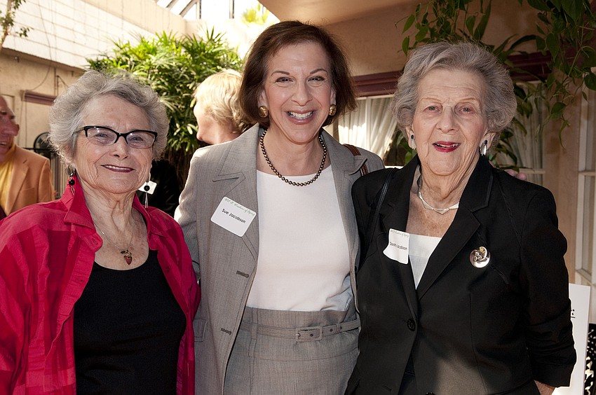 Marilyn Harwell with Sue and Dorothy Jacobson