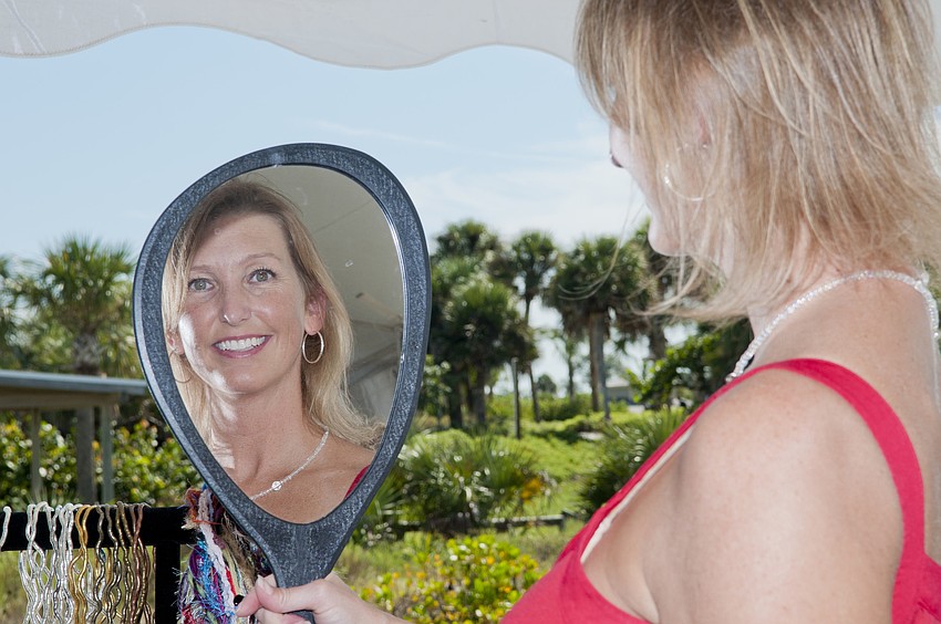 Hollie Walterson tring on necklaces