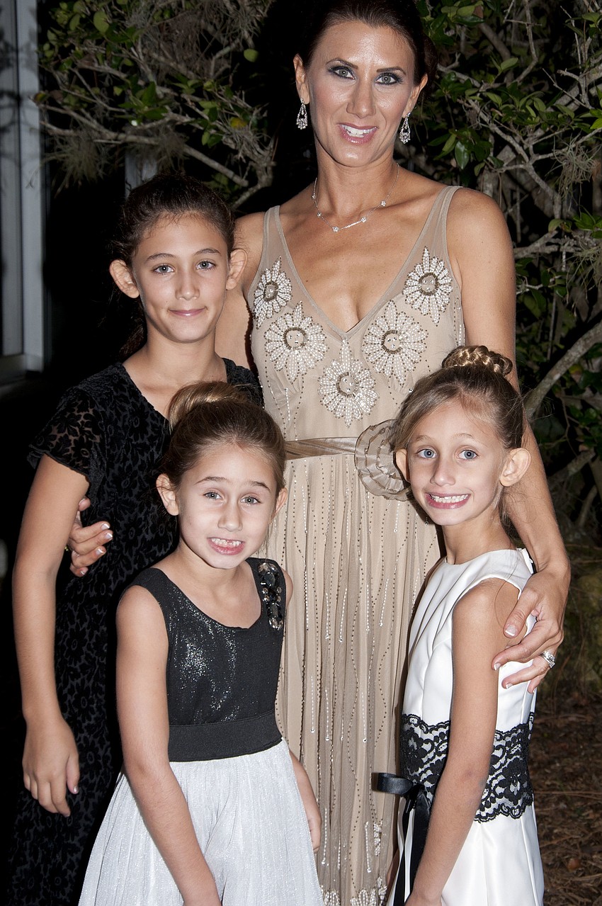 Hadleigh, Clementine and Graycen Schwartz with Allison Silver