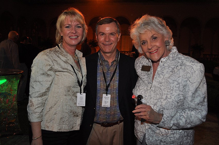 Veronica and Jay Brady, Tana Sandefur