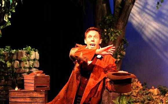 Sholto, Andy McCain, talks to the audience about the day of the great quake and the magical beans he possesses. Photo by Rachel  S. O'Hara.