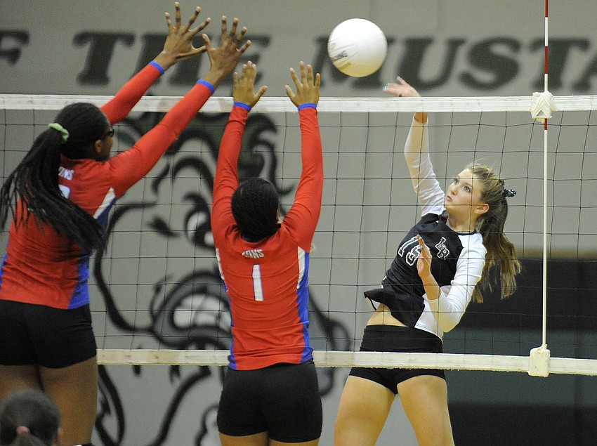 Lakewood Ranch outside hitter Ashlyn Falahee finished with seven kills, two blocks, four digs and an ace to lead the way for the Lady Mustangs.