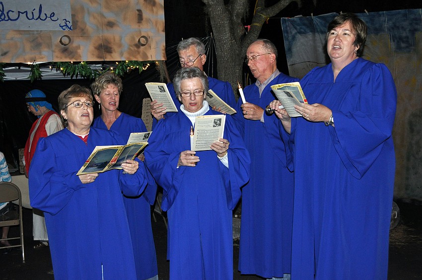 Carolers traveled around Bethlehem and entertained guests with Christmas carols.