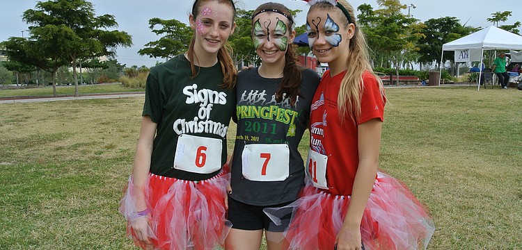 Madeline Dolleman, Mackenzie Downs and Patricia Maroszek