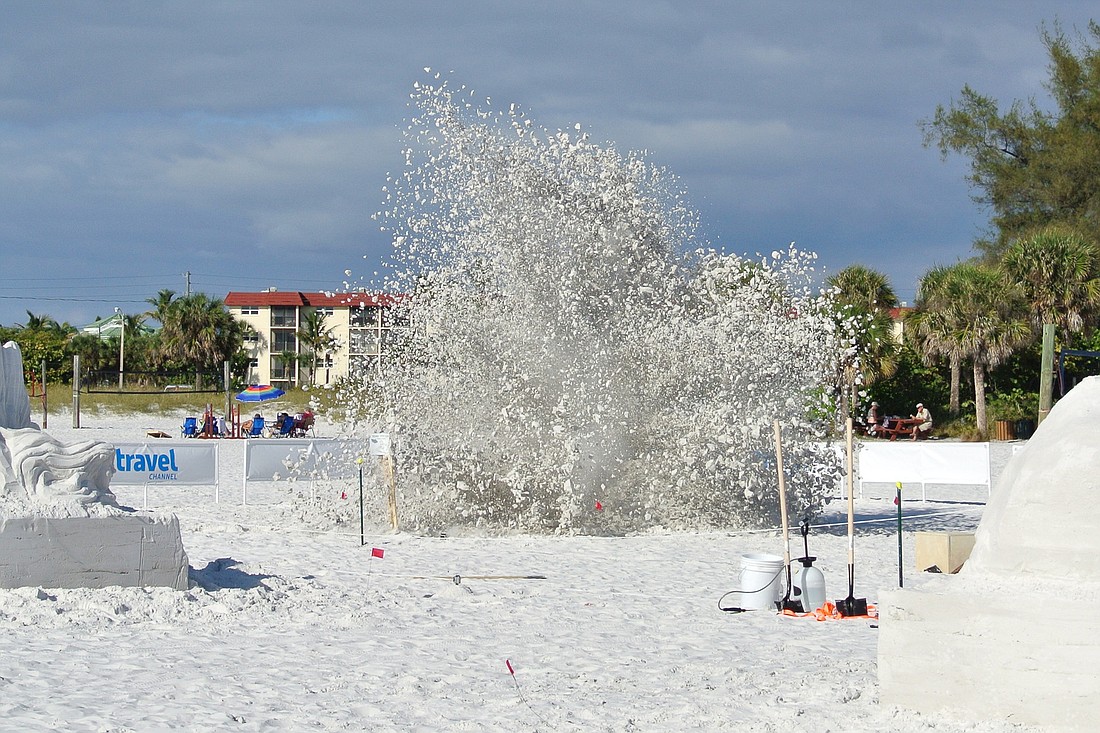 The sand sculpture with the fewest audience votes was eliminated by explosion.