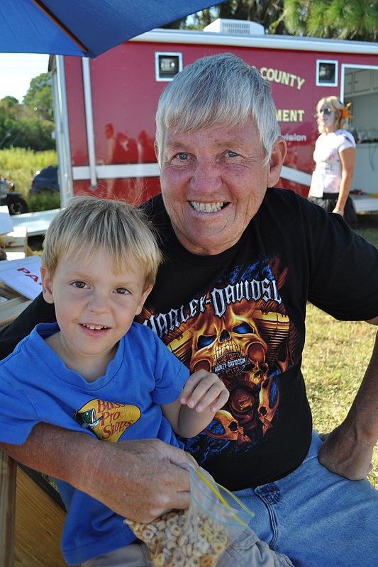 Zack Swindel munched on some pre-race snacks with his great uncle, Roger Poeppelmeier.