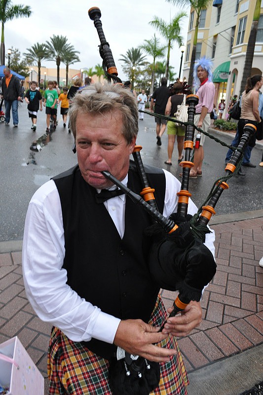 Gary Reinstrom of the Jacobite Pipeband performed for guests.